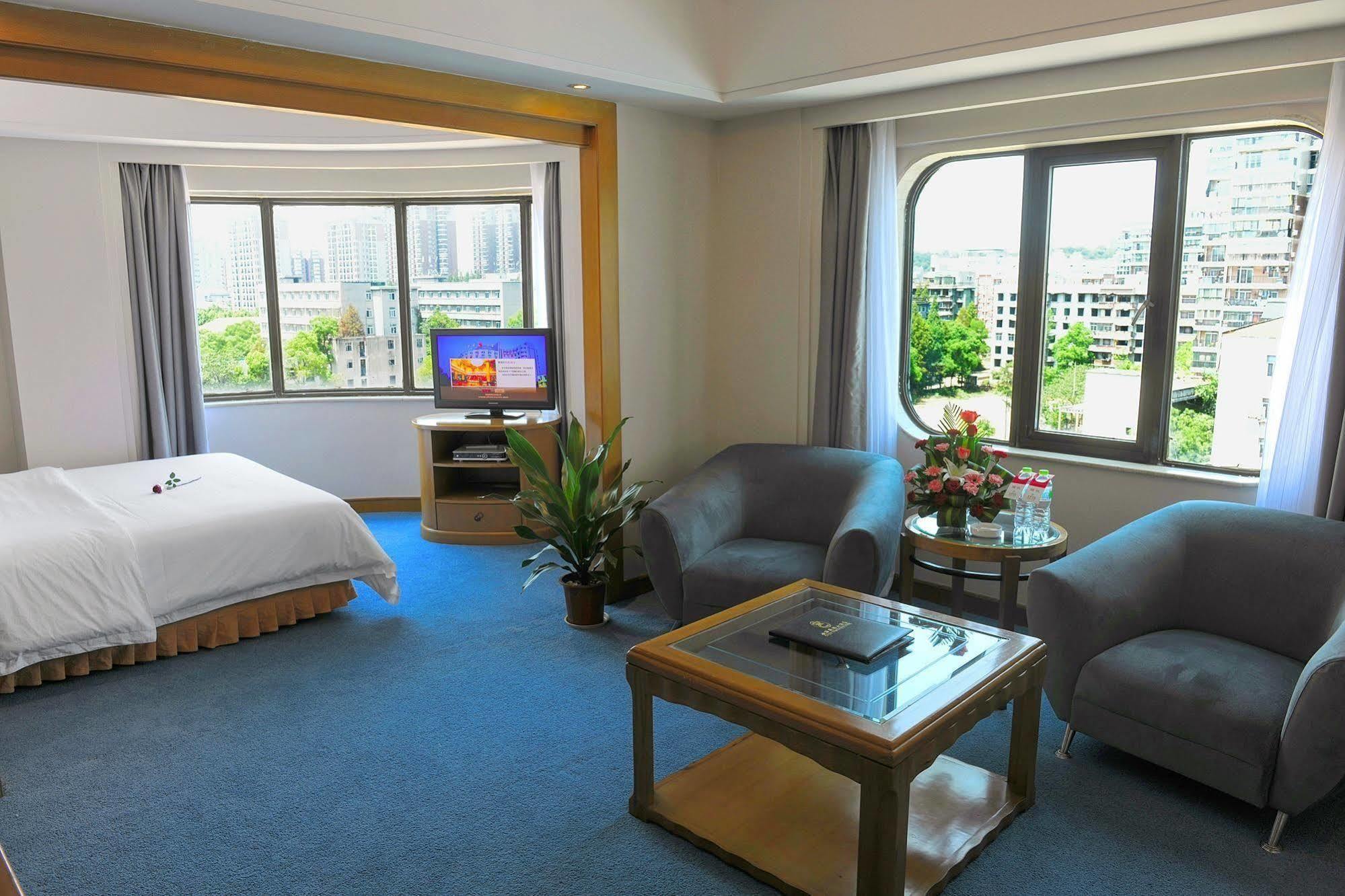Hotel Crown Wu-chan Exteriér fotografie